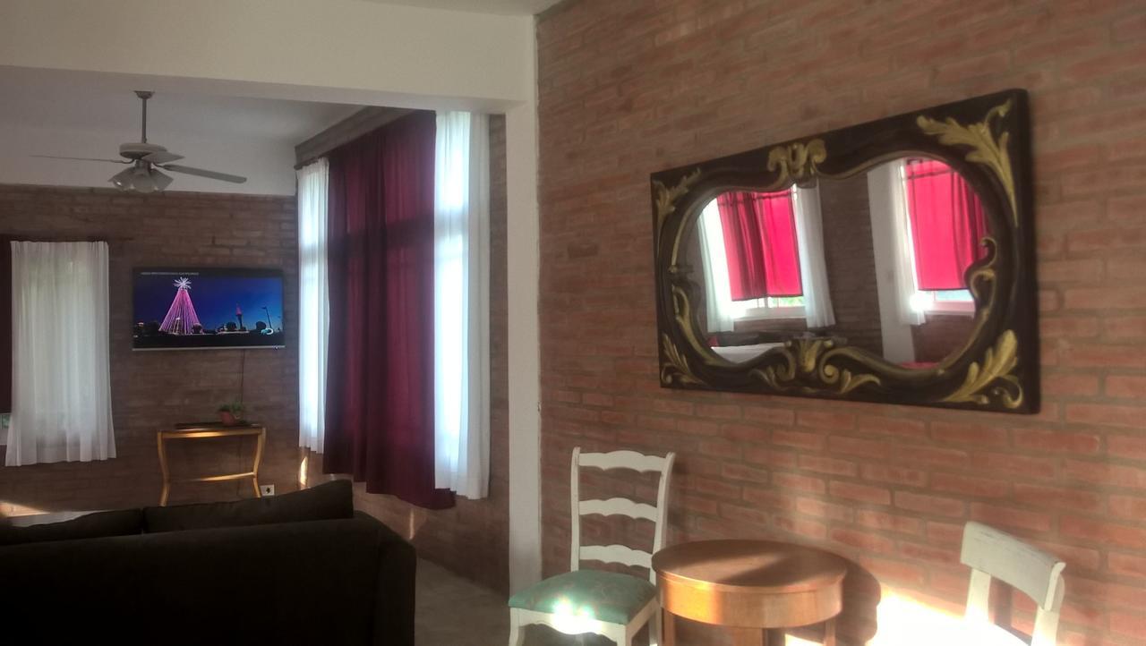 Hosteria Aguas Claras ミナ・クラベロ エクステリア 写真